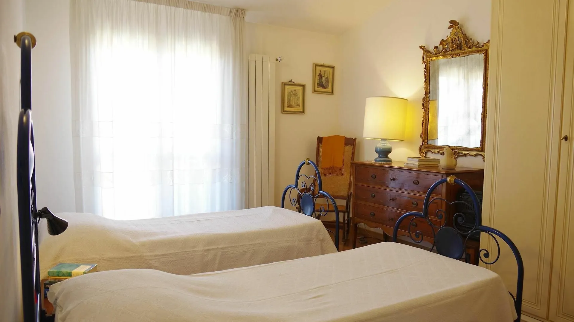 Apartment With 2 Bedrooms In Viareggio, With Balcony And Wifi - 300 M Viareggio