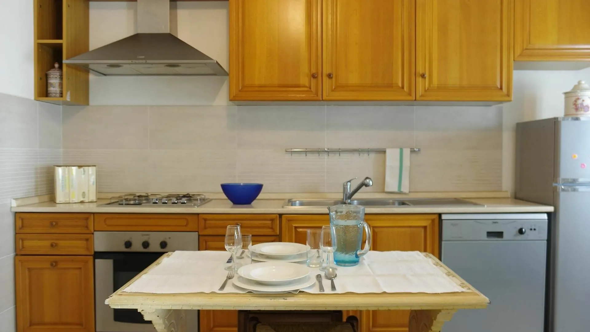 Apartment With 2 Bedrooms In Viareggio, With Balcony And Wifi - 300 M 0*, Βιαρέτζιο